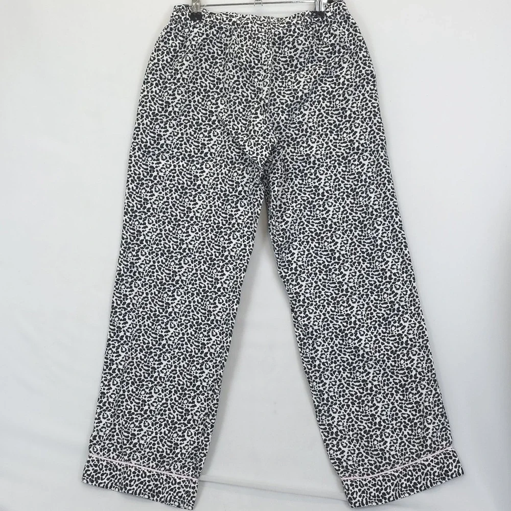 Victoria's Secret‎ Pajama Set White Leopard Print Women XS Button Up Top Pants